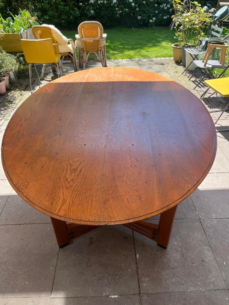 Schuitema eettafel ovaal, Ophalen