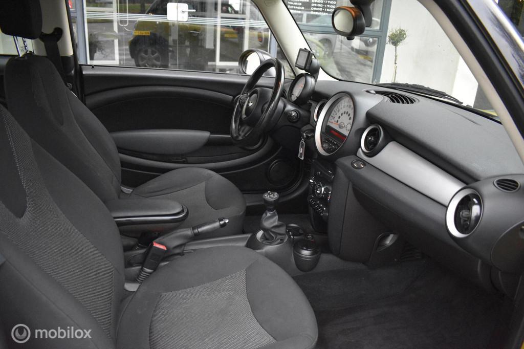 Mini Mini 1.6 One 010|Airco|Cruise|Navi|LM wielen|Nieuwe APK, Auto's, Mini, Voorwielaandrijving, Euro 5, Stof, 40 €/maand