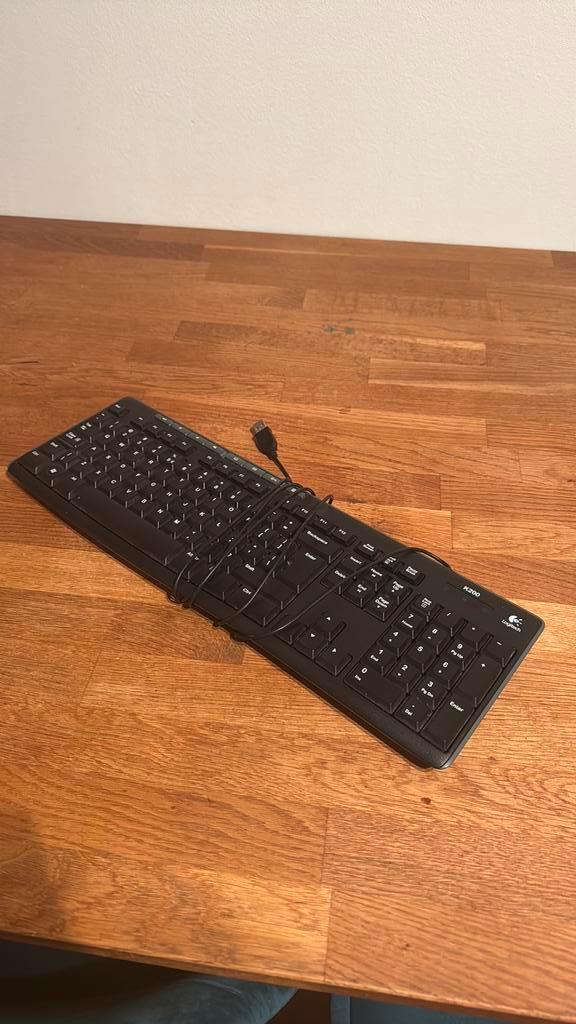 Logitech K200 bedraad toetsenbord, Computers en Software, Toetsenborden, Zo goed als nieuw, Ophalen