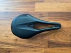 Fizik Argo Vento R1 140mm carbon fietszadel, Fietsen en Brommers, Fietsonderdelen, Ophalen of Verzenden, Zo goed als nieuw, Zadel