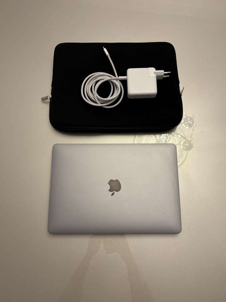 Apple Macbook Pro 2017, 15.4 inch, Space gray, Computers en Software, Apple Macbooks, Ophalen, Zo goed als nieuw, 15 inch, 2 tot 3 Ghz