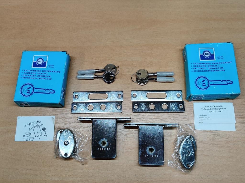 Set van twee identieke insteekgrendels DX DSG 600, Ophalen of Verzenden, Zo goed als nieuw, Chroom, Schuif of Grendel