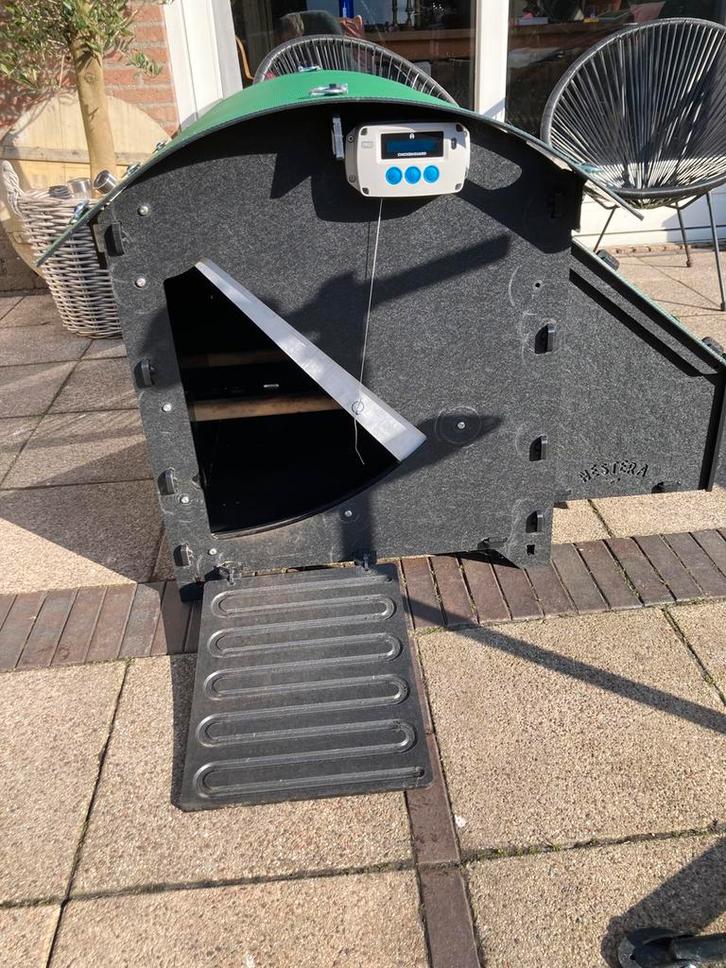 Nestera kunststof kippenhok, Dieren en Toebehoren, Pluimvee | Toebehoren, Zo goed als nieuw, Kippenhok of Kippenren, Ophalen