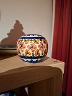 Decoratieve keramische vaas met bloemmotief, Ophalen of Verzenden