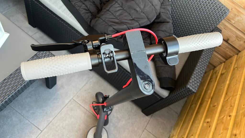 Stay on Tuya elektrische step voor volwassenen zgan 190 Eur, Fietsen en Brommers, Steps, Ophalen, Zo goed als nieuw, Elektrische step (E-scooter)