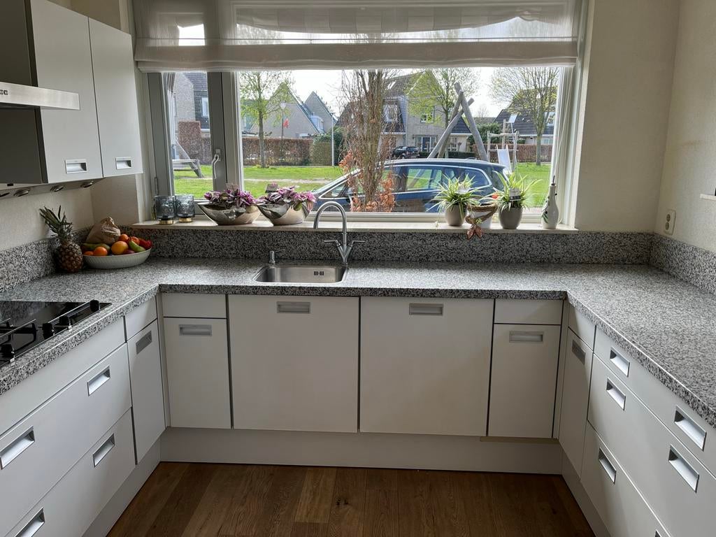 Granieten aanrechtblad Bianco Sardo, Huis en Inrichting, Keuken | Complete keukens, Ophalen, Gebruikt, U-keuken, Wit