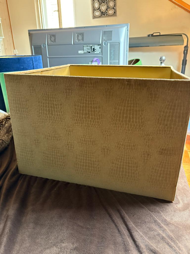 Te koop vierkante beige velourse lampenkap, Huis en Inrichting, Lampen | Lampenkappen, Ophalen, 25 tot 50 cm, Beige, Vierkant