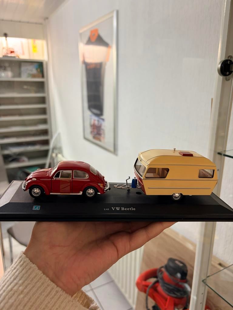 VW Kever met caravan schaalmodel 1/43, Overige merken, 1:50 of kleiner, Auto, Ophalen of Verzenden