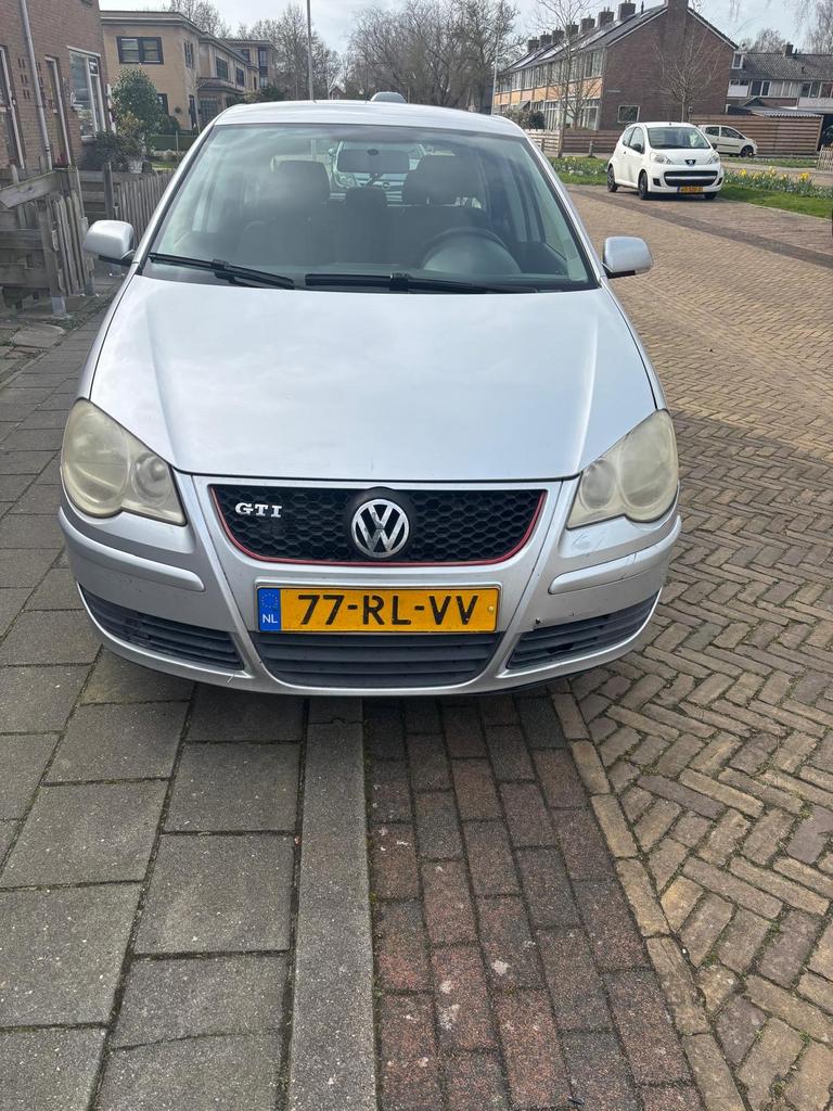 Volkswagen Polo 1.4 55KW 2005 Grijs, Auto's, Voorwielaandrijving, 15 km/l, 74 pk, Origineel Nederlands