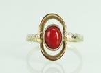 Vintage gouden ring met bloedkoraal, Sieraden, Tassen en Uiterlijk, Antieke sieraden, Ophalen of Verzenden, Goud, Ring