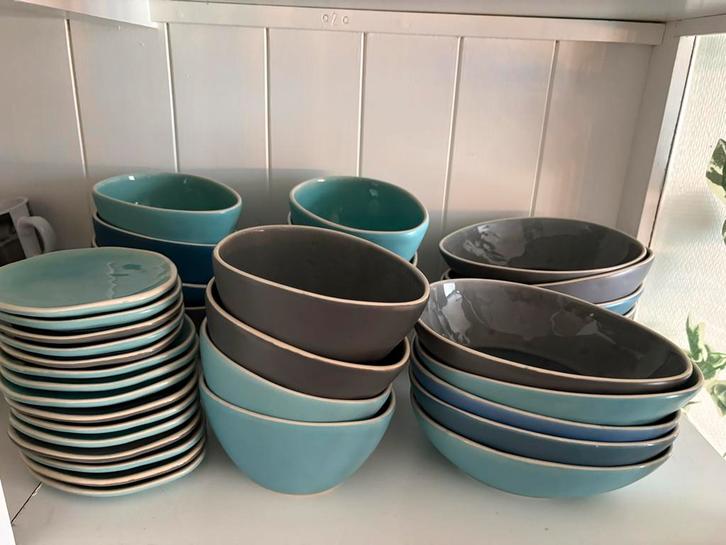 Jewel servies set (Action) Turquoise, grijs en blauw, Huis en Inrichting, Keuken | Servies, Gebruikt, Compleet servies, Effen
