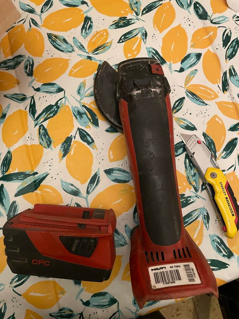 Hilti slijptol met accu, Ophalen of Verzenden, Gebruikt, Haakse handslijpmachine