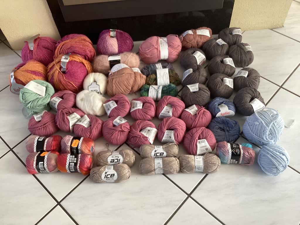 Acryl en breigaren, Ophalen of Verzenden, Zo goed als nieuw, Breien of Haken, Wol of Garen