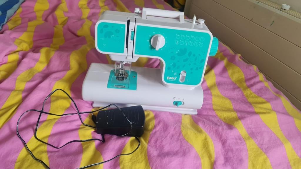 Buki Professional Studio Couture Expert naaimachine, Hobby en Vrije tijd, Naaimachines en Toebehoren, Ophalen of Verzenden, Zo goed als nieuw