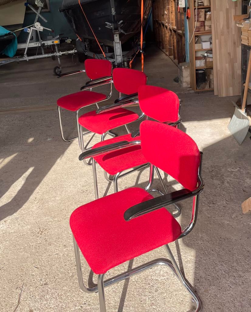 4 Gispen stoelen 107, Huis en Inrichting, Stoelen, Ophalen, Zo goed als nieuw, Rood, Stof