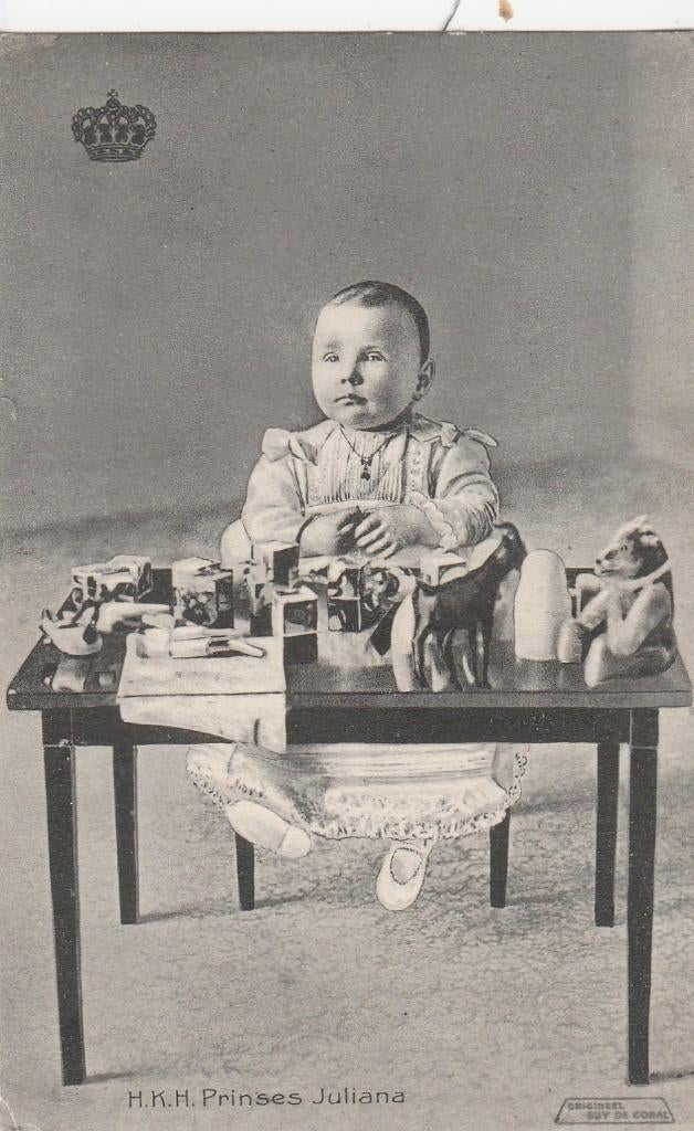 jeugdfoto juliana, Verzamelen, Koninklijk Huis en Royalty, Ophalen of Verzenden, Zo goed als nieuw, Kaart, Foto of Prent