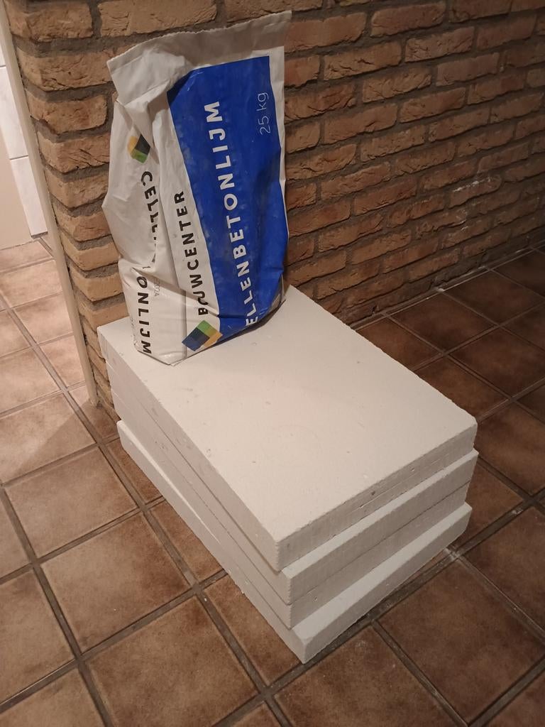 4x cellenbetonblok nieuw met restant lijm, Doe-het-zelf en Verbouw, Metselstenen, Ophalen, Nieuw, Overige typen