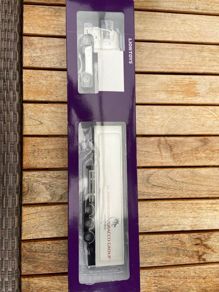 Lion Toys DAF XF Scandinavian Tobacco Group, Hobby en Vrije tijd, Modelbouw | Auto's en Voertuigen, Overige merken, 1:32 tot 1:50