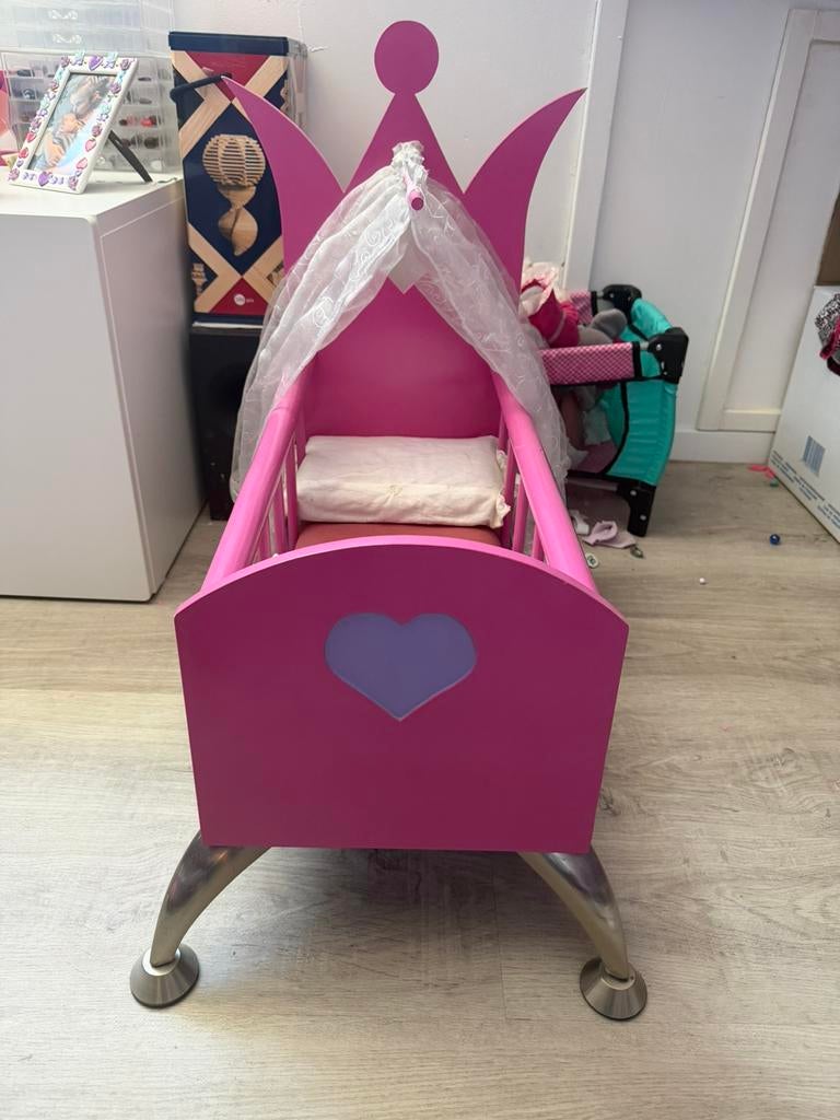 Houten poppen bedje #zelfgemaakt, Ophalen, Zo goed als nieuw, Babypop