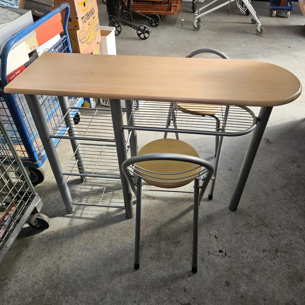 Statafel met twee krukken, Ophalen