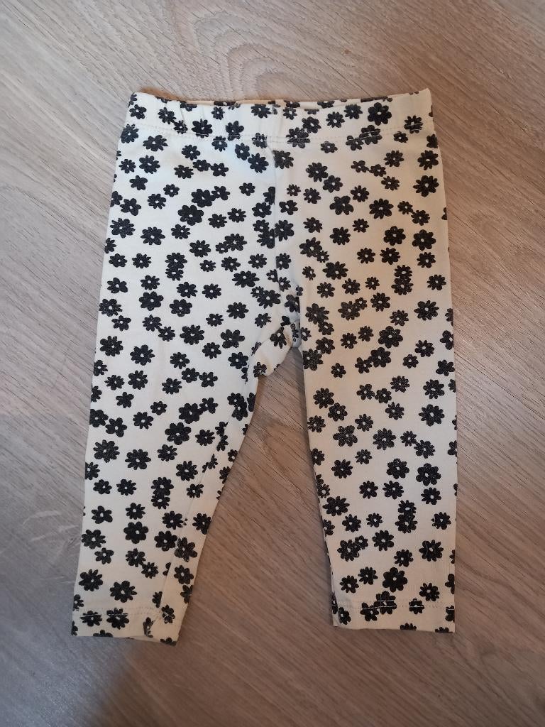 K241 Beige legging maat 62, Gebruikt, Broekje, Meisje, Ophalen of Verzenden