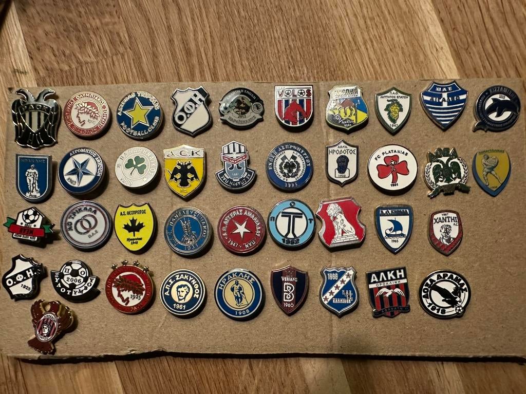 Voetbalpins Griekenland per stuk €5, Ophalen of Verzenden, Zo goed als nieuw, Overige materialen, Overige merken
