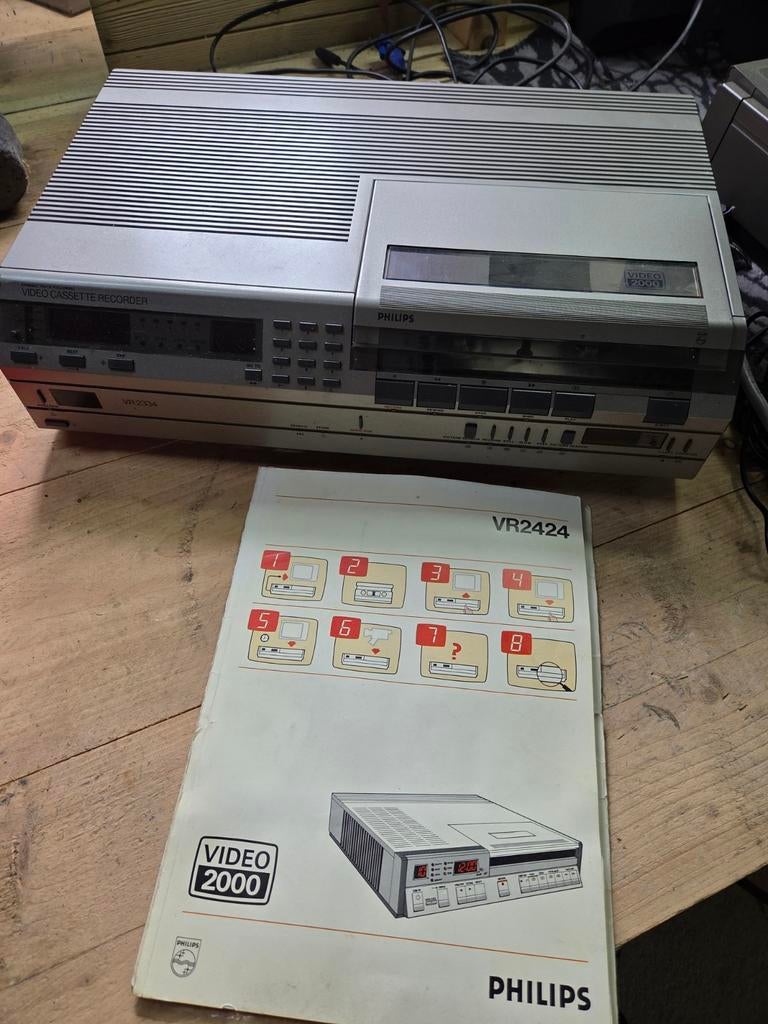 Philips VR2334. Video 2000 videorecorder - defect, Ophalen of Verzenden, Niet werkend, Video 2000-speler of -recorder