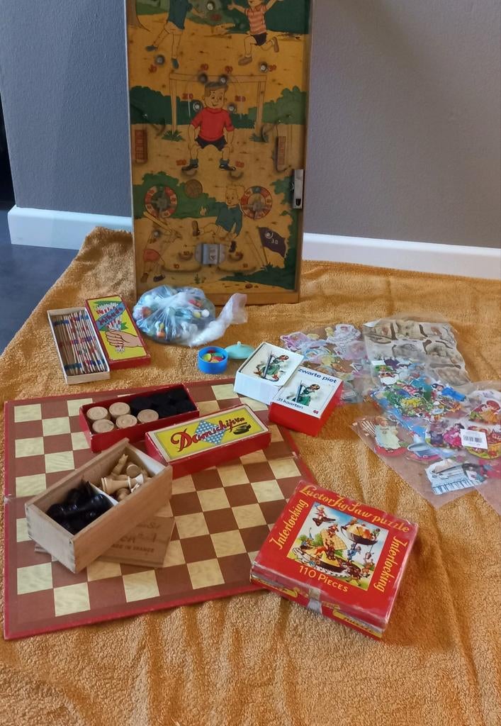 Koningsdagkleedje, oud Hollands speelgoed, Antiek en Kunst, Antiek | Speelgoed, Ophalen of Verzenden