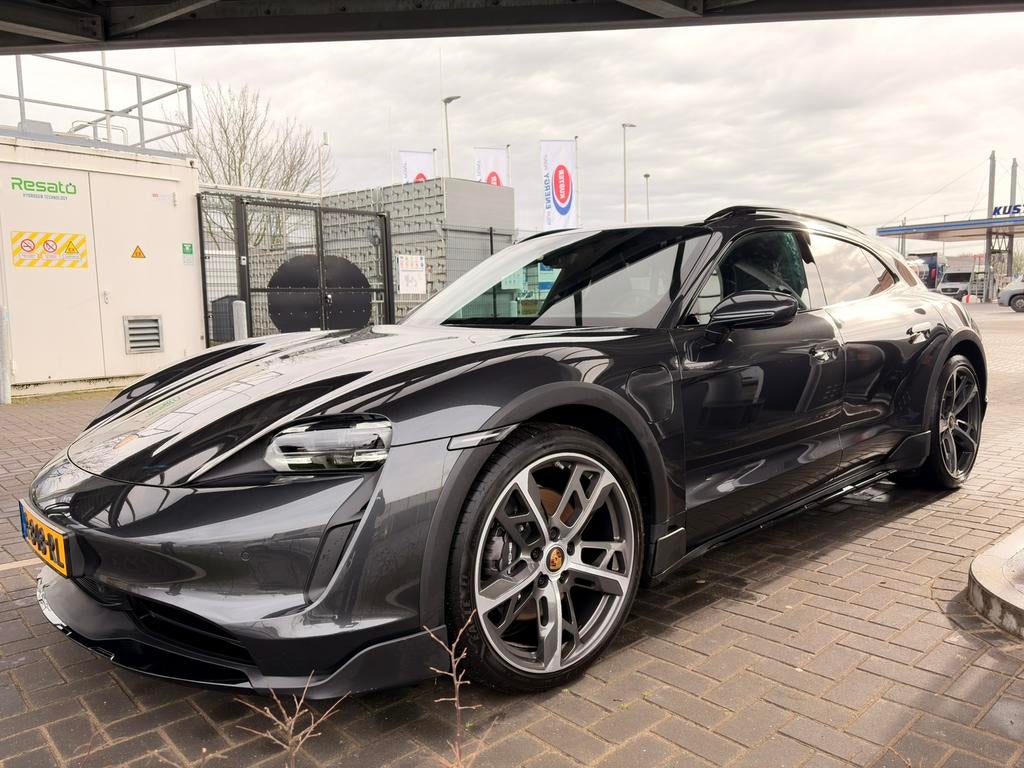 Porsche Taycan Cross Turismo