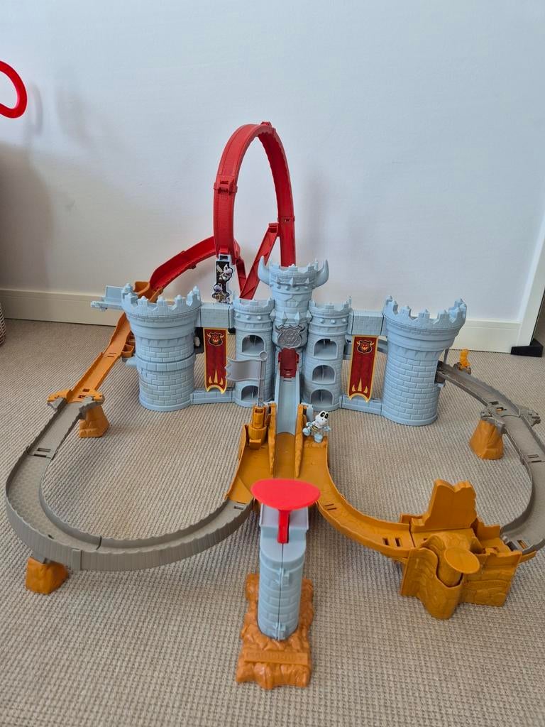 Hot Wheels Mario Kart Bowsers Kasteel Racebaan, Kinderen en Baby's, Speelgoed | Racebanen, Zo goed als nieuw, Elektrisch, Hot Wheels