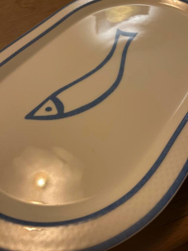 Villeroy & Boch Easy visschaal, wit met blauwe vis, Huis en Inrichting, Keuken | Servies, Zo goed als nieuw, Schaal of Schalen