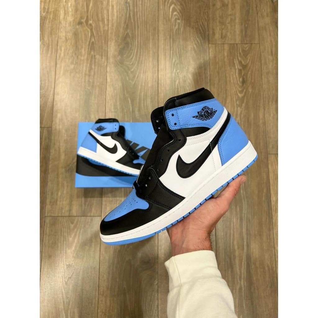 Jordan 1 UNC Toe - size 44,5EU/10,5US, Kleding | Heren, Schoenen, Ophalen of Verzenden, Nieuw, Blauw, Sneakers of Gympen