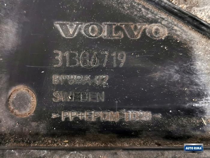 Bumper onderplaat van een Volvo V60, Gebruikt, -, -, Ophalen of Verzenden
