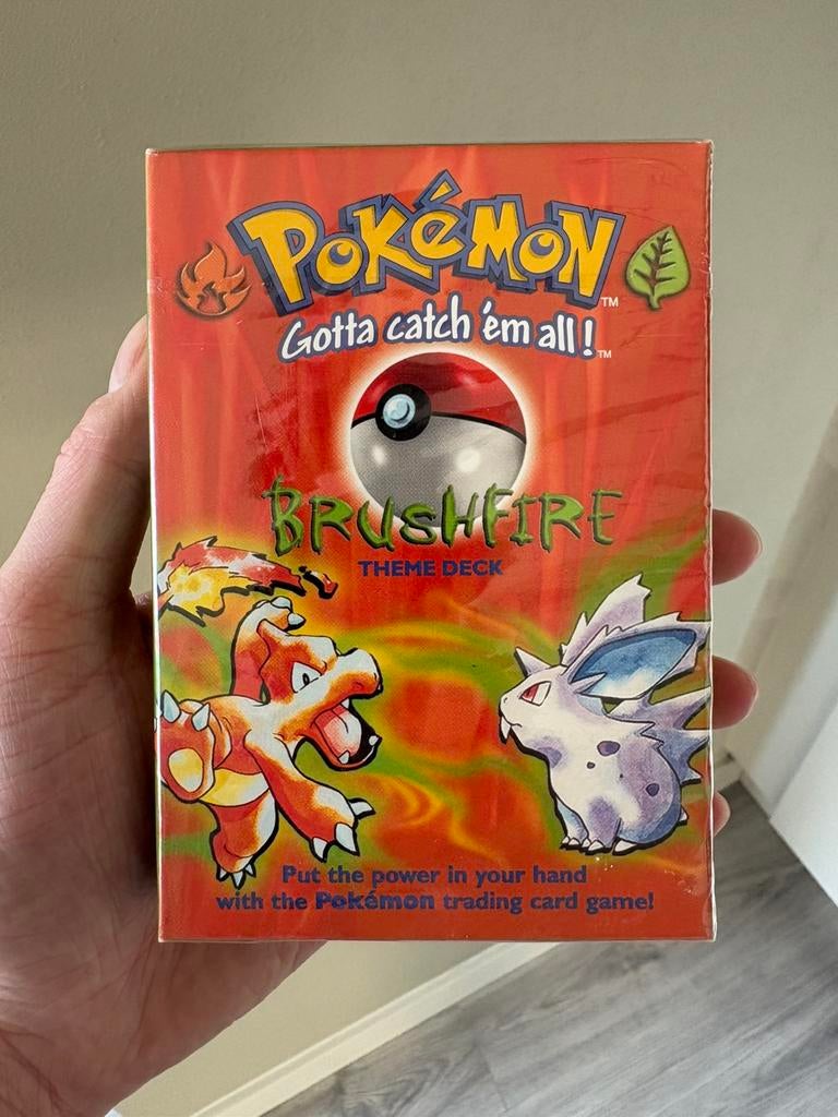 Pokemon Theme Deck Brushfire Engels Sealed, Hobby en Vrije tijd, Verzamelkaartspellen | Pokémon, Ophalen of Verzenden, Zo goed als nieuw