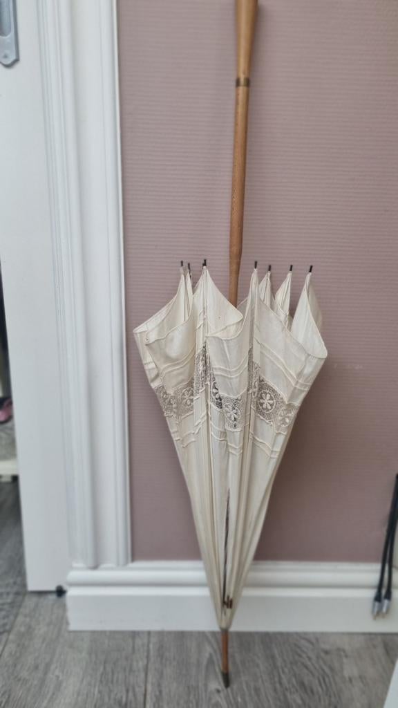 Antieke shabby parasol met Houten Handvat, Ophalen