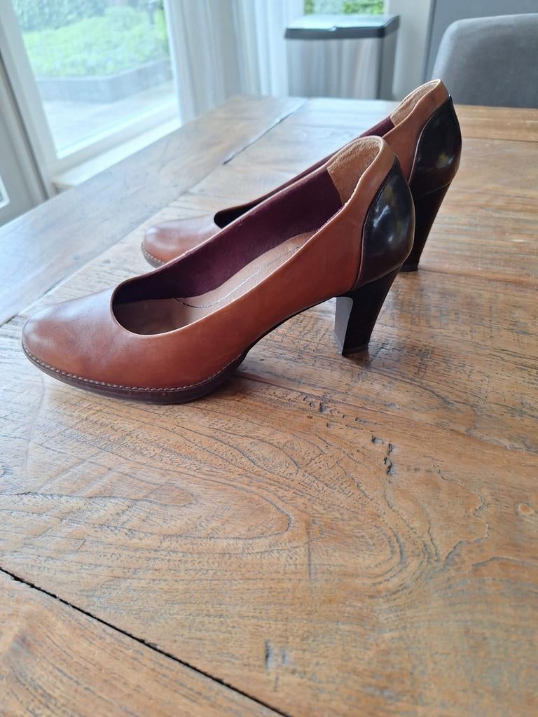 Tamaris cognac bruine pumps met bruine hiel, maat 39, Ophalen of Verzenden, Zo goed als nieuw, Bruin