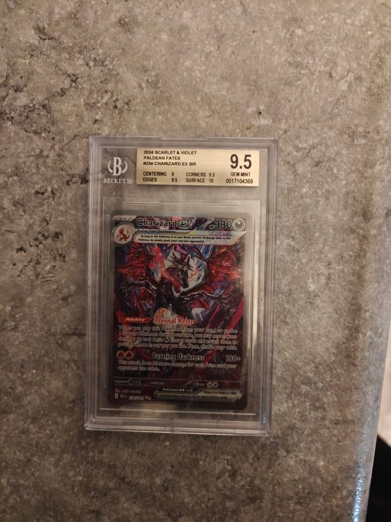 Charizard ex 223/197 Paldean Fates BGS 9.5, Ophalen of Verzenden, Zo goed als nieuw, Losse kaart