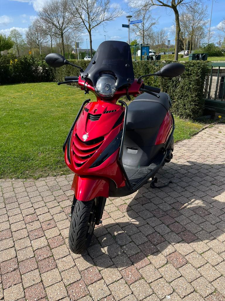 Piaggio Zip 4-takt, Ophalen, Zo goed als nieuw, Benzine, Zip