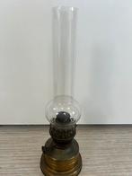 Antieke koperen petroleumlamp met glazen cilinder, Ophalen of Verzenden