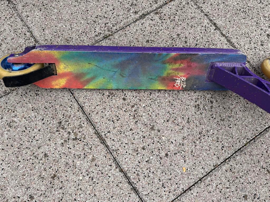 Stuntstep - Paars met regenboog grip, Fietsen en Brommers, Steps, Ophalen, Gebruikt, Overige typen