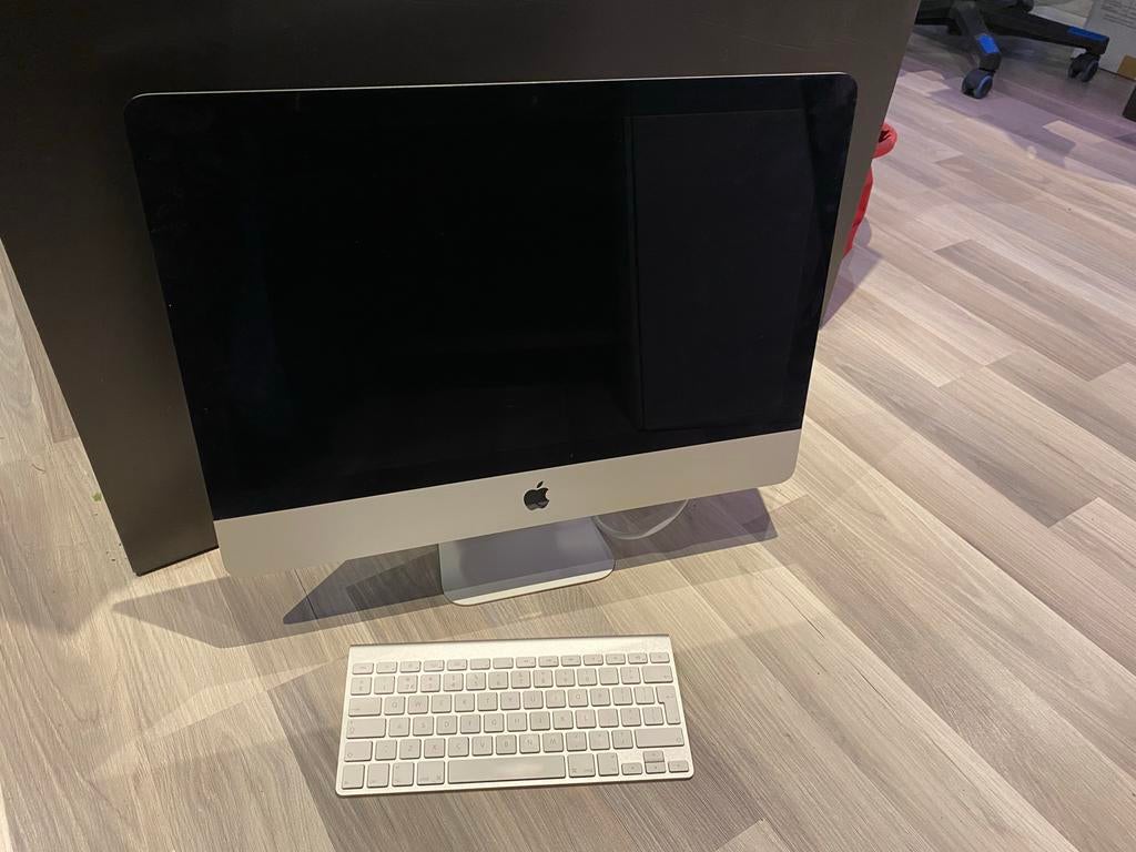iMac 21,5 inch met doos, Computers en Software, Apple Desktops, Ophalen of Verzenden, Zo goed als nieuw, IMac