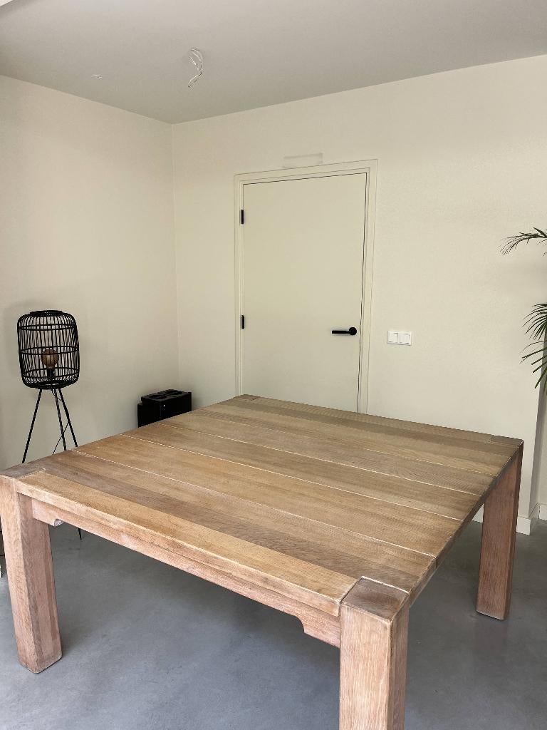 Massief eiken eettafel – 145 x 145 cm – robuust, Huis en Inrichting, Tafels | Eettafels, Ophalen, Gebruikt, Massief eiken eettafel – landelijk / industrieel