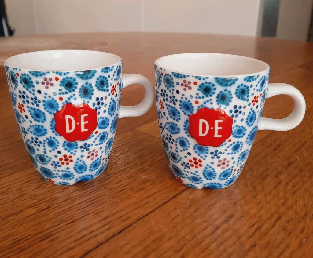 Douwe Egberts 2 koffie kopjes, Ophalen, Zo goed als nieuw, Overige stijlen, Kop(pen) en/of Schotel(s)