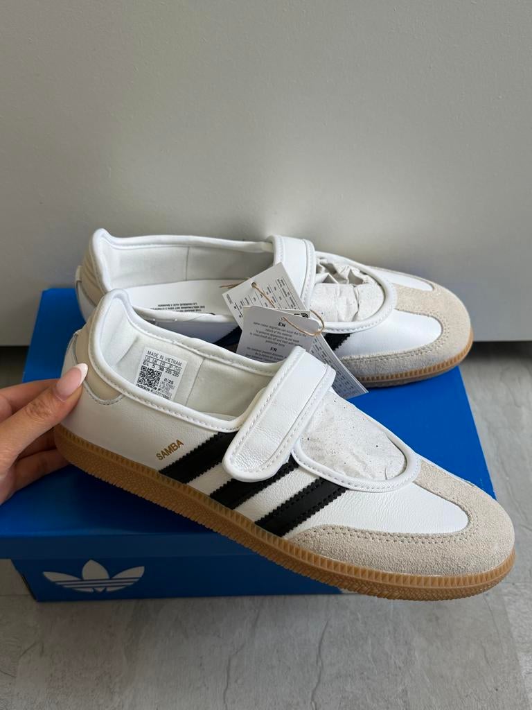Adidas Samba Jane W Schoenen Wit Zwart - Nieuw in doos, Kleding | Dames, Schoenen, Ophalen of Verzenden, Nieuw, Wit, Sneakers of Gympen