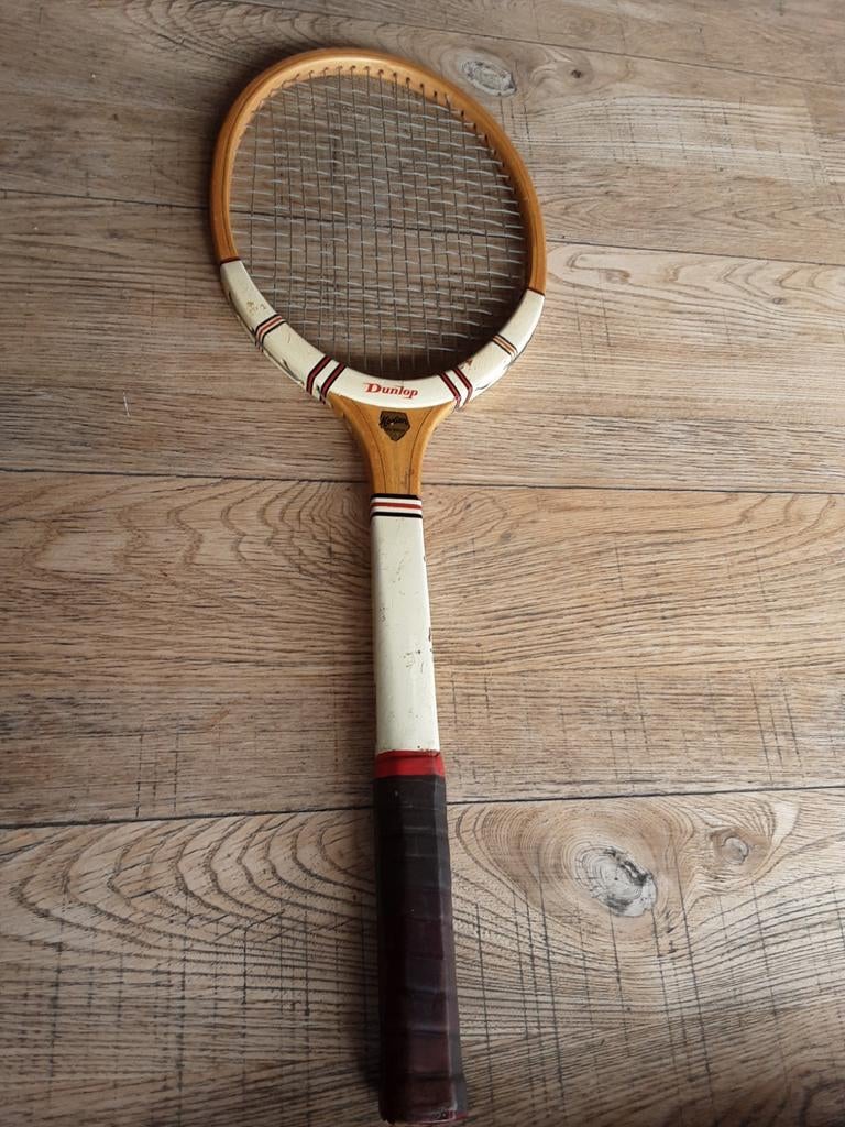 Tennisracket  dunlop  made in Engeland, Sport en Fitness, Tennis, Ophalen of Verzenden, Zo goed als nieuw, Racket, Dunlop