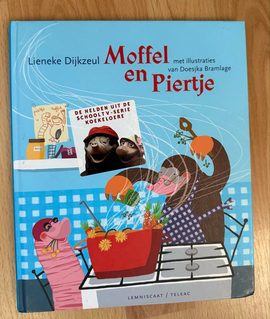 Moffel en Piertje & Van Mug tot Olifant - Kinderboeken, Boeken, Ophalen of Verzenden, Zo goed als nieuw, Fictie algemeen