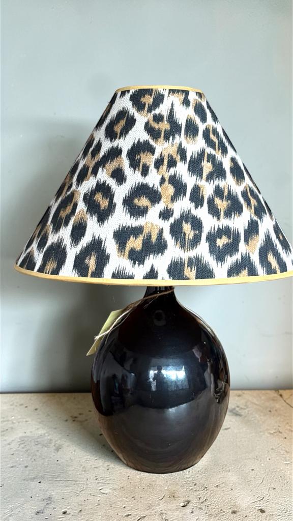 Tapse lampenkap met panter print, Huis en Inrichting, Lampen | Lampenkappen, Gebruikt, 25 tot 50 cm, Wit, Ophalen of Verzenden