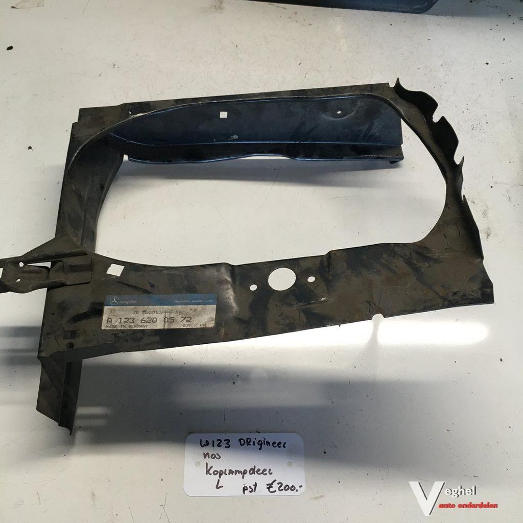 Mercedes W123 Nos Koplamp rand Links  123 620 0572
