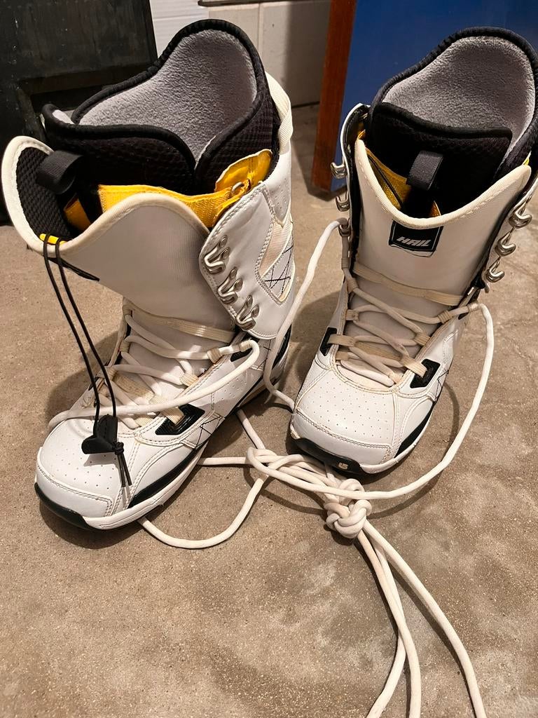 Burton snowboard / maat UK8.5 / weinig gebruikt, Sport en Fitness, Snowboarden, Ophalen of Verzenden, Gebruikt, Schoenen