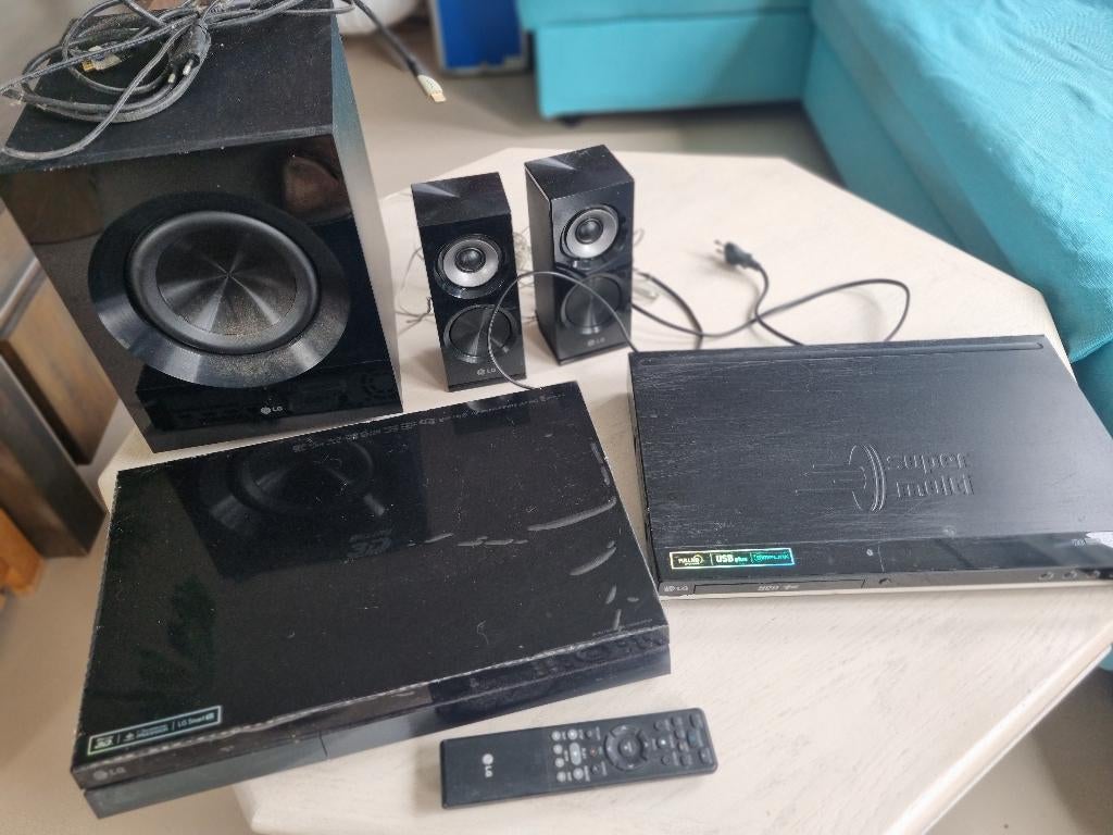 LG bluerayspeler, HDD recorder en surround sound speaker set, Overige merken, Ophalen of Verzenden, Zo goed als nieuw, Complete surroundset